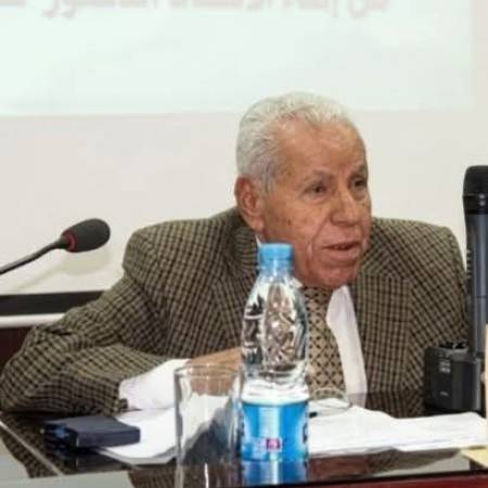 أ.د. عوض محمد عوض فى ذمة الله